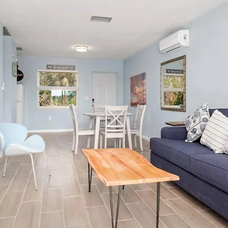 Beautiful Waterfront 1 Bedroom #4
